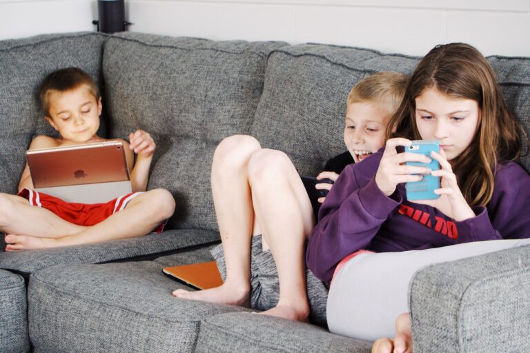 Technology and Education: Balancing Screen Time for Productive Learning